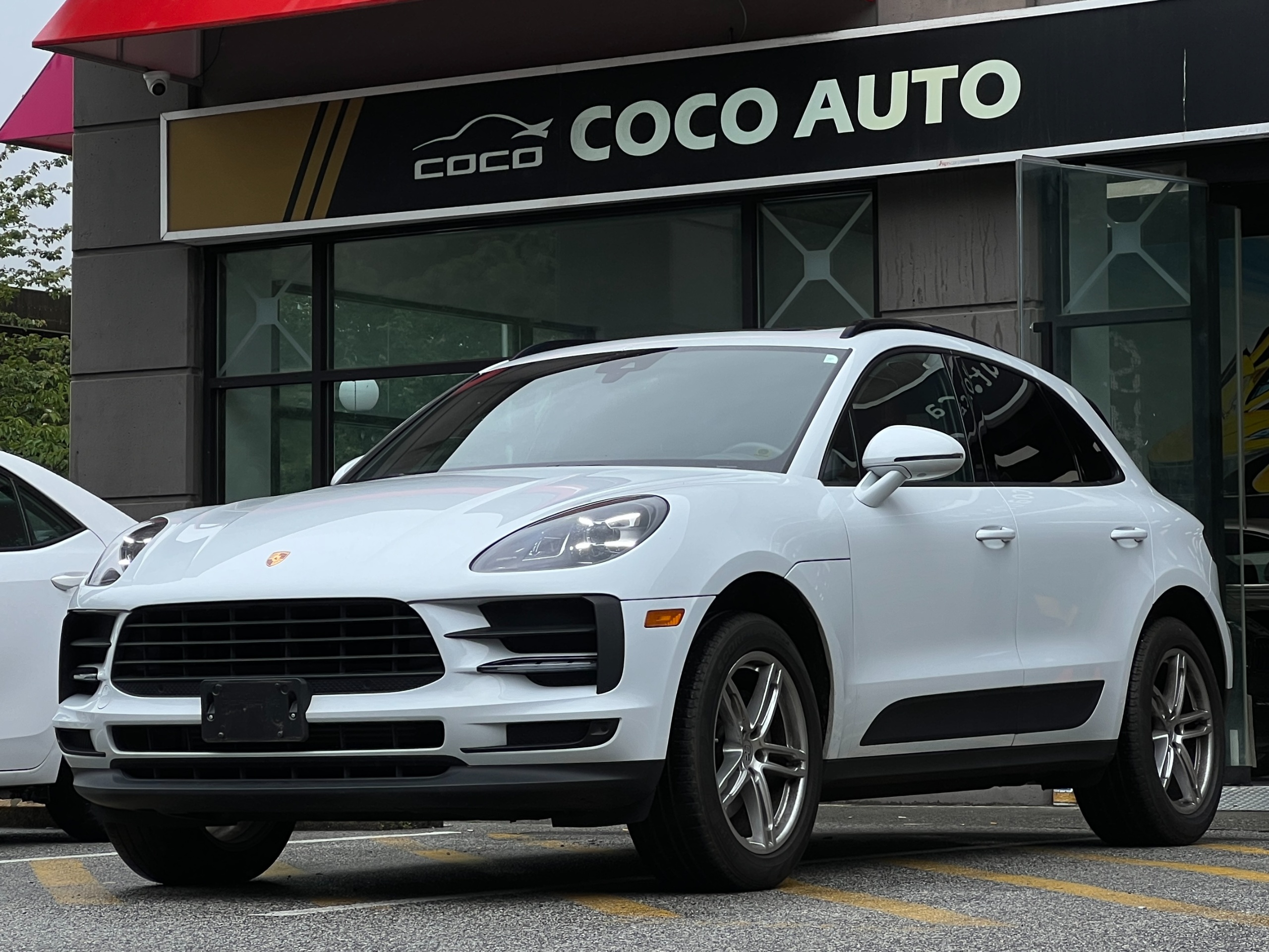 2020 Porsche Macan - Image 4